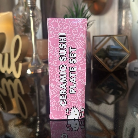 New Ceramic Hello Kitty Sushi plate set - Picture 3 of 4